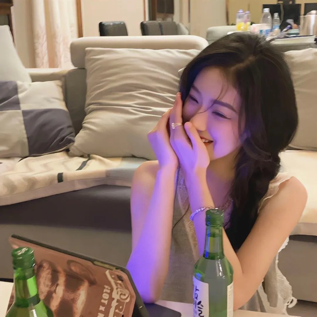 顶流女星偷税漏税，评论区彻底沦陷，一个月引热议
